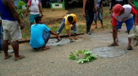 Masyarakat Kampung Belempung Ulaq Melaksanakan Gotong-Royong