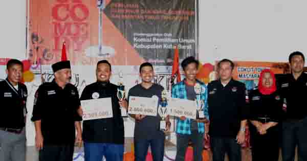 Juara I,II,III Stand Up Comedy Bersama Ketua KPU Kubar