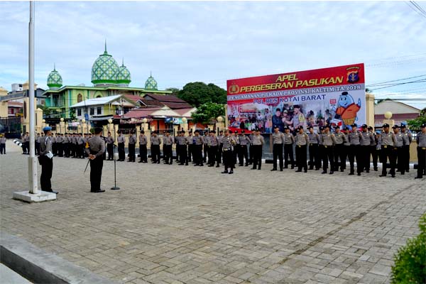 Apel Gelar Pergeseran Pasukan Pengamanan Pilkada Kaltim Polres Kutai Barat