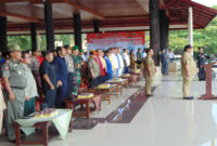 Bupati Kutai Barat Saat memimpin Apel Siaga Dan Peralatan Penanggulangan Bencana Dan Lahan (Karhutla)