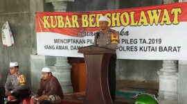 Foto: Kapolres Kubar AKBP I Putu Yuni Setiawan Saat Menyampaikan Sambutan Dalam Kegiatan Kubar Bershalawat / wartakubar.id / HENRY SITUMORANG