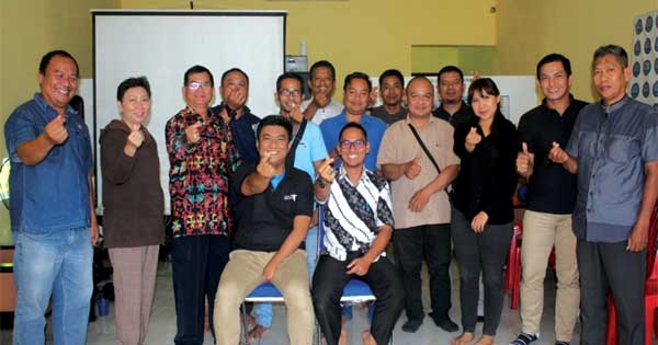 Coach Dedi Apriansyah,Jamidi Bersama Peserta Coaching Digital Marketing