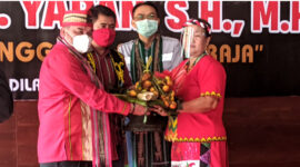 Bupati Kubar FX.Yapan SH.MH Saat Prosesi Peresmian dan Serah Terima Lou Bentian