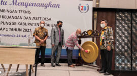 Kepala DPMK Kubar Faustinus Syaidirahman Saat Membuka Pelaksanaan Kegiatan Bimtek Pengelolaan Keuangan Dan Aset Kampung