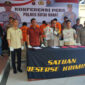 Kapolres Kubar AKBP Kade Budyarta didampingi Kasat Reskrim AKP Asriadi Saat Menyampaikan Keterangan Pers