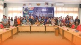 Foto Bersama Sekda Mahulu Stephanus Madang Saat Buka Forum Perangkat Daerah