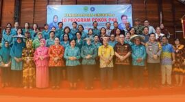 Foto Bersama Wabup Mahulu Yohanes Avun Sambut Hangat Pj.Ketua TP.PKK Kaltim