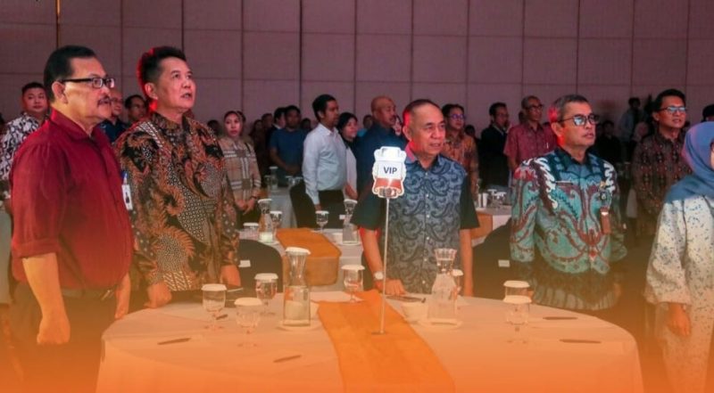 Bupati Mahulu Bonifasius Belawan Geh Saat Mengikuti Forum Bisnis Bankaltimtara