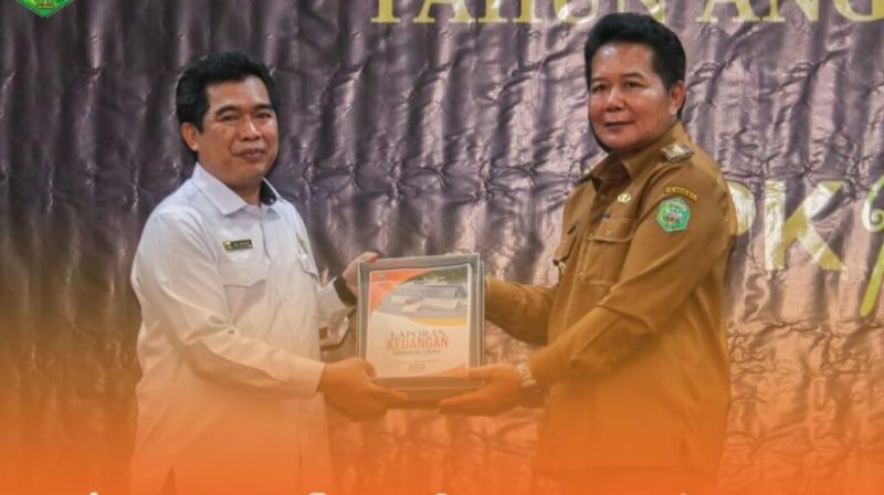 Bupati Mahulu Bonifasius Belawan Geh Menyerahkan LKPD Unaudited ke BPK Perwakilan Kaltim