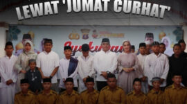 Foto Bersama Kapolres Kubar AKBP Kade Budiyarta Saat Laksanakan Jumat Curhat