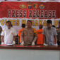 Wakapolres Mahakam Ulu Kompol.Mochamad Rezsa Adiatulloh Saat Menyampaikan Pers Rilis Pengungkapan Ilegal Oil