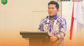 Bupati Mahulu Bonifasius Belawan Geh, SH, ME Saat Menyampaikan Sambutan di Hadapan Para Petinggi Kampung dan Anggota BPK