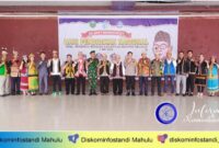 Foto Bersama Wakil Bupati Mahulu Saat Pelaksanaan Hardiknas Tahun 2024