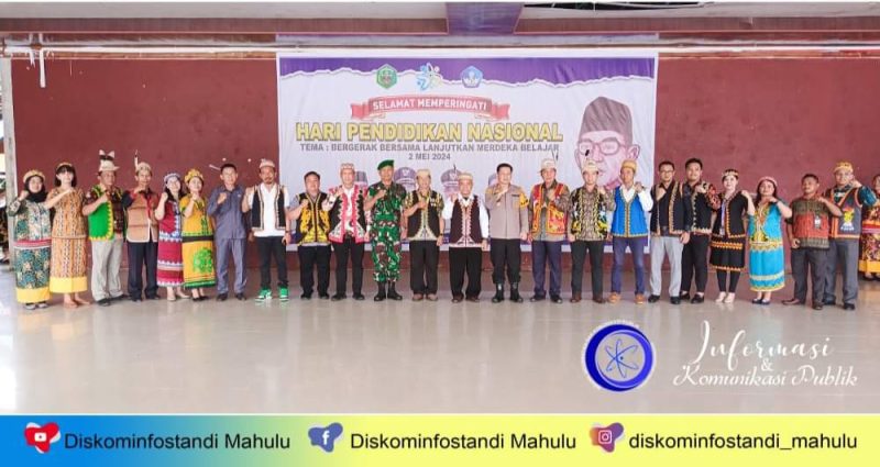 Foto Bersama Wakil Bupati Mahulu Saat Pelaksanaan Hardiknas Tahun 2024