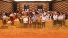 Foto Bersama Bupati Mahulu Bonifasius Belawan Geh, SH, ME, Wabup Yohanes Avun dan Sekda Stephanus Madang Saat Mengikuti Workshop Keprotokolan