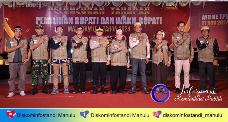 Foto Bersama Wabup Mahulu Yohanes Avun Dengan Komisioner KPU Mahulu Saat Launching Tahapan Pilkada Mahulu 2024 Mendatang