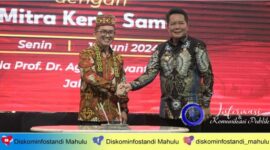 Foto Bupati Mahulu Bonifasius Belawan Geh SH ME Bersama Pelaksana Tugas (Plt) LAN RI Dr.Muhammad Taufiq, DEA Saat Acara Penandatanganan MoU