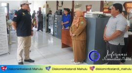 Bupati Mahulu Bonifasius Belawan Geh Saat Melakukan Sidak ke 24 OPD