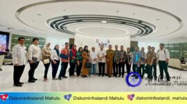 Kepala Dinas Kominfostandi Mahulu Saat melakukan Kunjungan Kerja ke Kementerian Kominfo RI