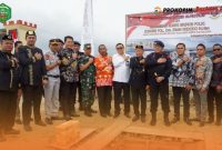 Foto Bersama Bupati Mahulu Bonifasius Belawan Geh, SH, ME Saat Menghadiri Undangan Peresmian Pembangunan Tahap I Mako Brimob di Tenggarong