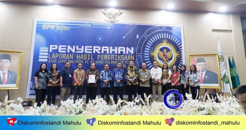 Foto Bersama Bupati Mahulu Bonifasius Belawan geh dan BPK RI Saat penyerahan WTP LKPD Tahun 2023