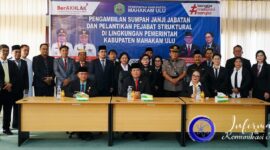 Foto Bersama Bupati Mahulu Dr.Bonifasius Belawan Geh, SH, MH Saat Melantik 12 PNS