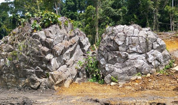 Foto Kawasan Batu Apoy di Kampung Intu Lingau Kecamatan Nyuatan