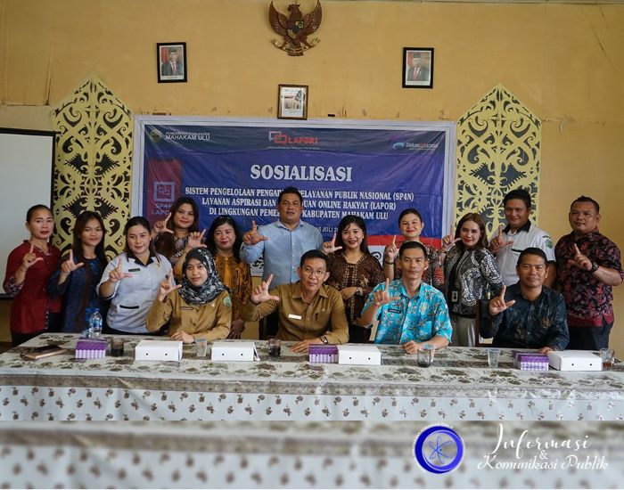 Foto Bersama Kepala Diskominfostandi Mahulu Markus Wan Saat Melaksanakan Sosialisasi