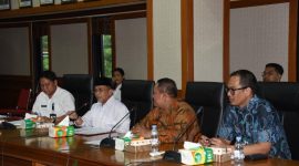 Asisten II Rakhmat Membuka Rapat Konsultasi Stakeholder Rencana Pasca Tambang PT. TSA.