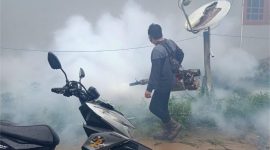 Dinkes Kubar Melakukan Upaya Fooging Untuk Memutus Mata Rantai DBD di Wilayah Kecamatan Melak Beberapa waktu lalu.