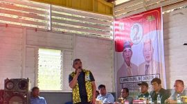 Calon Bupati Kubar H.Ahmad Syaiful Acong Saat Menyampaikan Orasi Politik Saat Kampanye