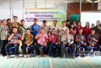 Foto Bersama Musrenbang Kampung Intu Lingau Tahun Anggaran 2025.