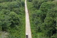 Keluhan warga Kecamatan Muara Pahu dan Penyinggahan yang mengeluhkan jalan rusak, apalagi hujan. Kini sudah terobati. Ini setelah Bupati FX Yapan memprioritaskan pembangunan jalan lebih diutamakan dari kampung-kampung akan lebih maju.