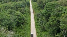 Keluhan warga Kecamatan Muara Pahu dan Penyinggahan yang mengeluhkan jalan rusak, apalagi hujan. Kini sudah terobati. Ini setelah Bupati FX Yapan memprioritaskan pembangunan jalan lebih diutamakan dari kampung-kampung akan lebih maju.