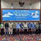 Tampak Bupati Kubar FX.Yapan Berfoto Bersama Dengan Pengurus PWI Kaltim dan Pengurus PWI Kubar yang Baru Dikukuhkan.