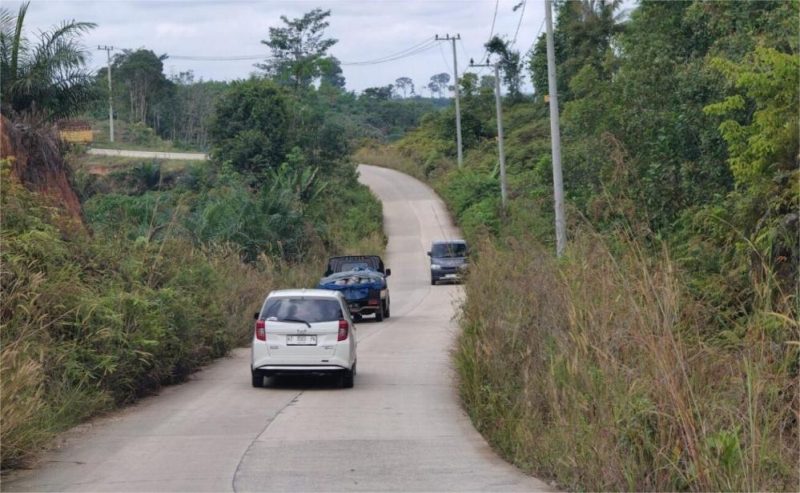Pemkab Kubar telah membangun jalan sepanjang 109 kilo meter dan menjadi jalan rigit beton terpanjang yang dibangun era bupati Yapan dan wakil bupati Edyanto Arkan sejak 2016 lalu.