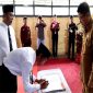 Camat Penyinggahan, Gusti Muhamad Padli menyaksikan pendatanganan berita acara pengukuhan BPK, Senin (11/11/2024).