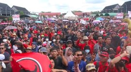 Tampak Puluhan Ribu Simpatisan dan Pendukung Paslon FENA Saat Menghadiri Kampanye Akbar.