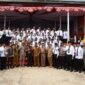 Bupati FX Yapan Resmikan Pusat Pelayanan Paten, Menyerahkan Bantuan Alat Pertanian, Bantuan Pendidikan Dan Bantuan Sosial Kepada Masyarakat di Kecamatan Damai dalam Acara Pengukuhan Anggota BPK dan Peresmian Kegiatan yang bersumber Dari Dana DD/ADK APBD se-Kecamatan Damai.