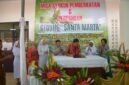 Bupati Kutai Barat Frederick Edwin Saat Menandatangani Prasasti Peresmian Gedung Santa Marta Rumah Sakit Santa Familia.