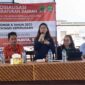 Anggota DPRD Kaltim Dapil Kubar Mahulu Yonavia, S.Sos saat Melakukan Sosperda di Kampung Belempung Ulaq.