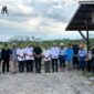 Wakil Ketua DPRD Kaltim Ekti Imanuel Saat Melakukan Peninjauan Kesiapan Poktan Pterenakan Sapi di Kampung Muhur Kecamatan Siluq Ngurai.