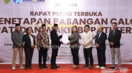 Komisi Pemilihan Umum (KPU) Kabupaten Mahakam Ulu Secara Resmi Menetapkan Pasangan Angela-Suhuk Sebagai Bupati dan Wakil Bupati Periode 2025-2030.