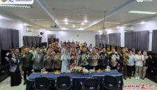 Foto Bersama Bupati Mahulu Bonifasius Belawan Geh Saat Membuka Secara Resmi Program Pasca Sarjana Kerja Sama Dengan Universitas Mulawarman (UNMUL).