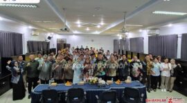 Foto Bersama Bupati Mahulu Bonifasius Belawan Geh Saat Membuka Secara Resmi Program Pasca Sarjana Kerja Sama Dengan Universitas Mulawarman (UNMUL).