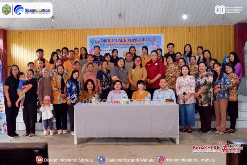 Foto : Ikatan Dokter Anak Indonesia (IDAI) Kaltim Menggelar Bakti Sosial di Mahulu.