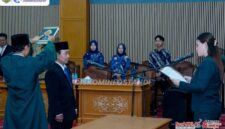 Lut Minal Abidin Secara Resmi Dilantik PAW Menggantikan Suhuk yang Terpilih Sebagai Wakil Bupati Mahulu Periode 2025-2030.