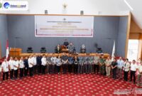 Foto Bersama Pelaksanaan Paripurna DPRD Mahulu Membahas Perubahan KUA PPAS Tahun 2025.