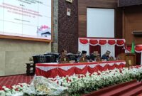 Foto Caption : Ketua DPRD Kubar Ridwai didampingi Wakil Ketua I DPRD Kubar Sepe. Wakil Ketua II DPRD Kubar Agustinus Bersama Wakil Bupati Kubar H.Nanang Adriani Saat Rapat Paripurna Istimewa Mendengarkan Pidato Kenegaraan Presiden RI Prabowo Subianto.