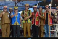 Foto : Sekretaris Daerah Kabupaten Kutai Barat (Kubar), Ayonius Saat Menghadiri Acara Syukuran Sambut Masa Tanam Padi di Kampung Muyub Aket, Kecamatan Tering.